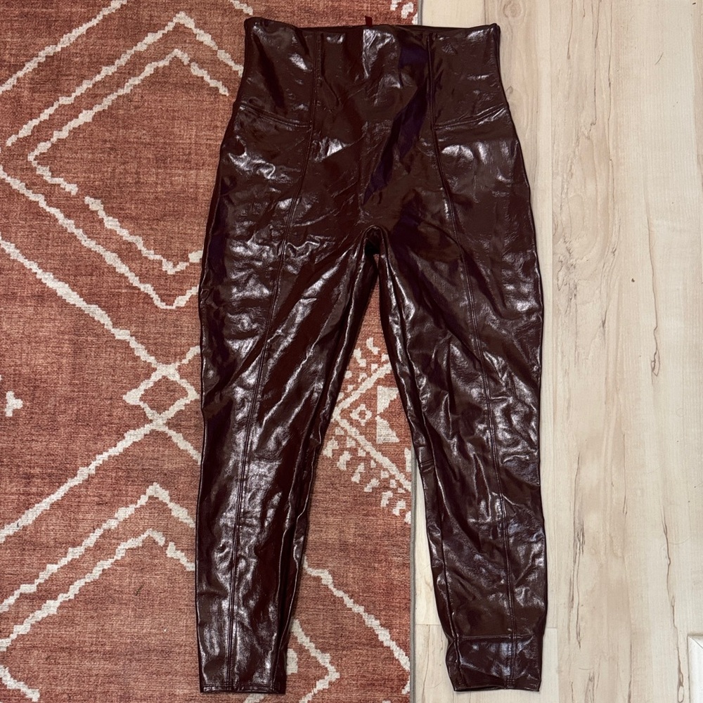 Spanx Faux Patent Leather Leggings – 1X - Picture 8 of 9